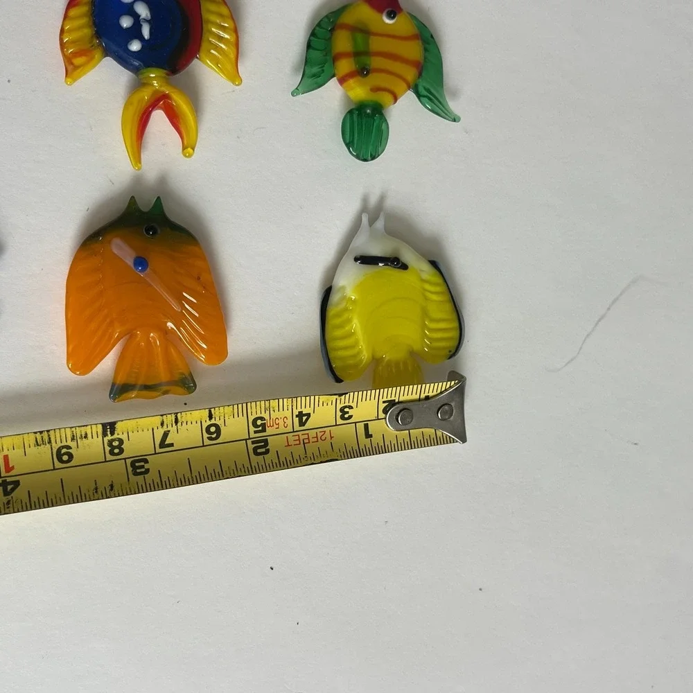 Vintage Set of 5 Blown Glass Tropical Fish Magnets Colorful Art Glass Nautical - Picture 10 of 11